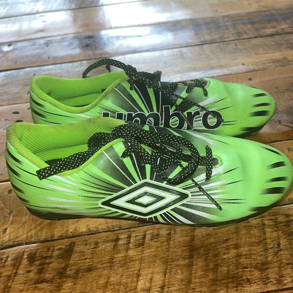 Soccer cleats